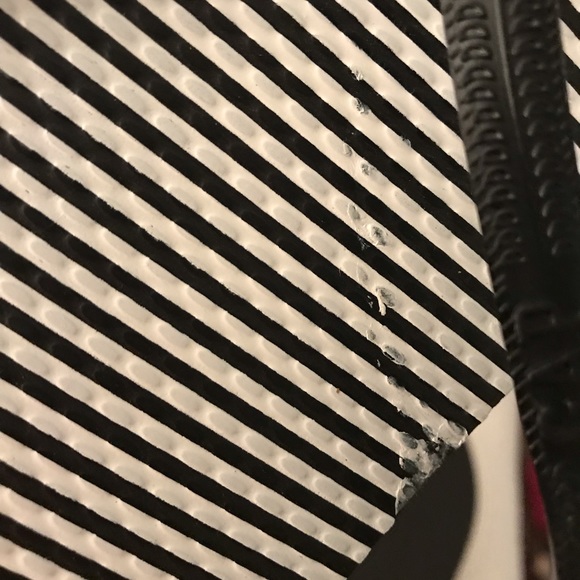 GAP Women’s flip flops - Picture 3 of 3